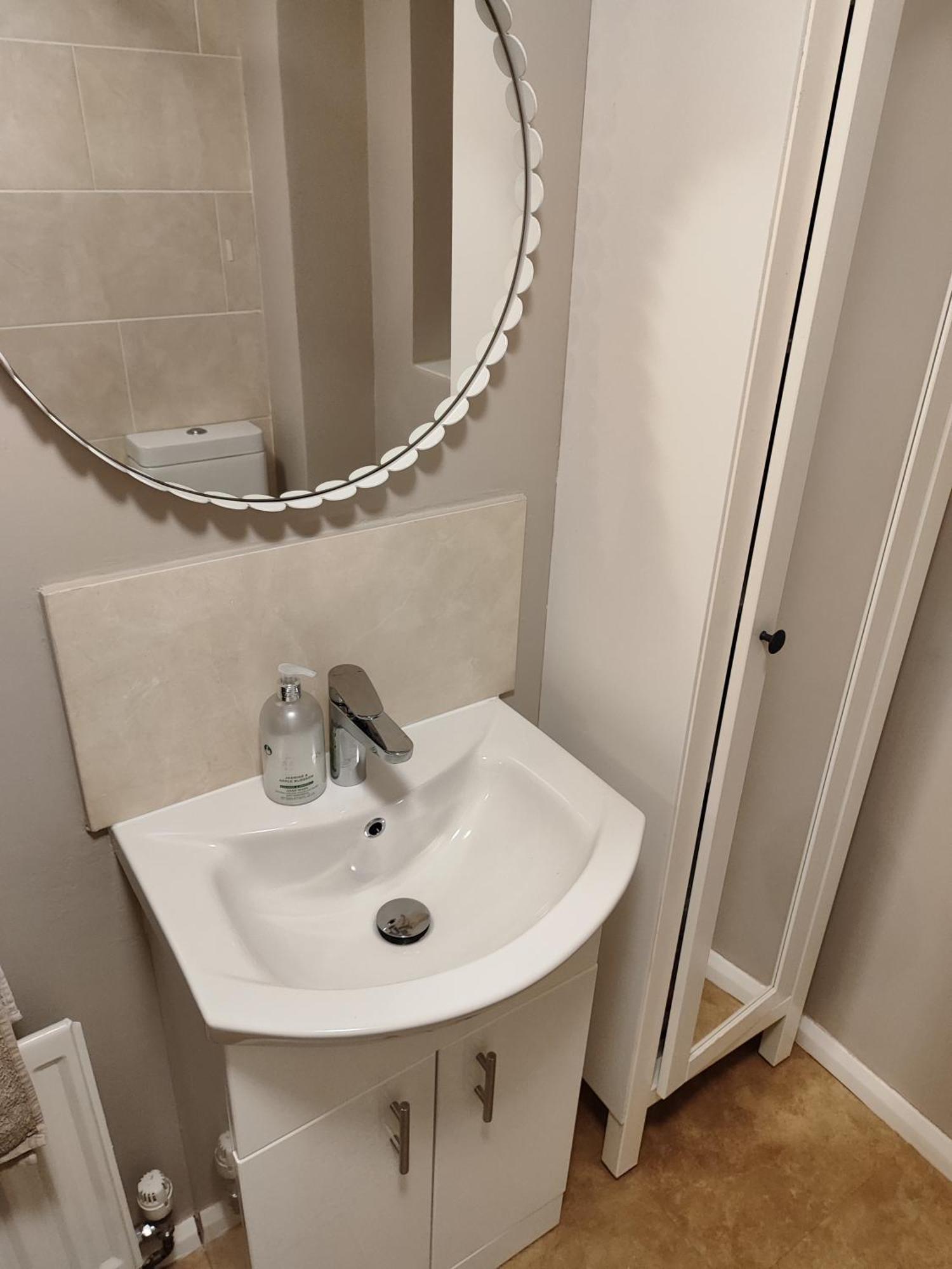 3 Bed House In Walsall, Perfect For Contractors & Leisure & Free Parking Экстерьер фото